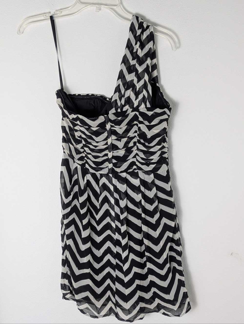 H&M CHEVRON STRIPE ONE-SHOULDER PLEATED Mini Dress New SZ 8 Built-in Bra New - Picture 6 of 12